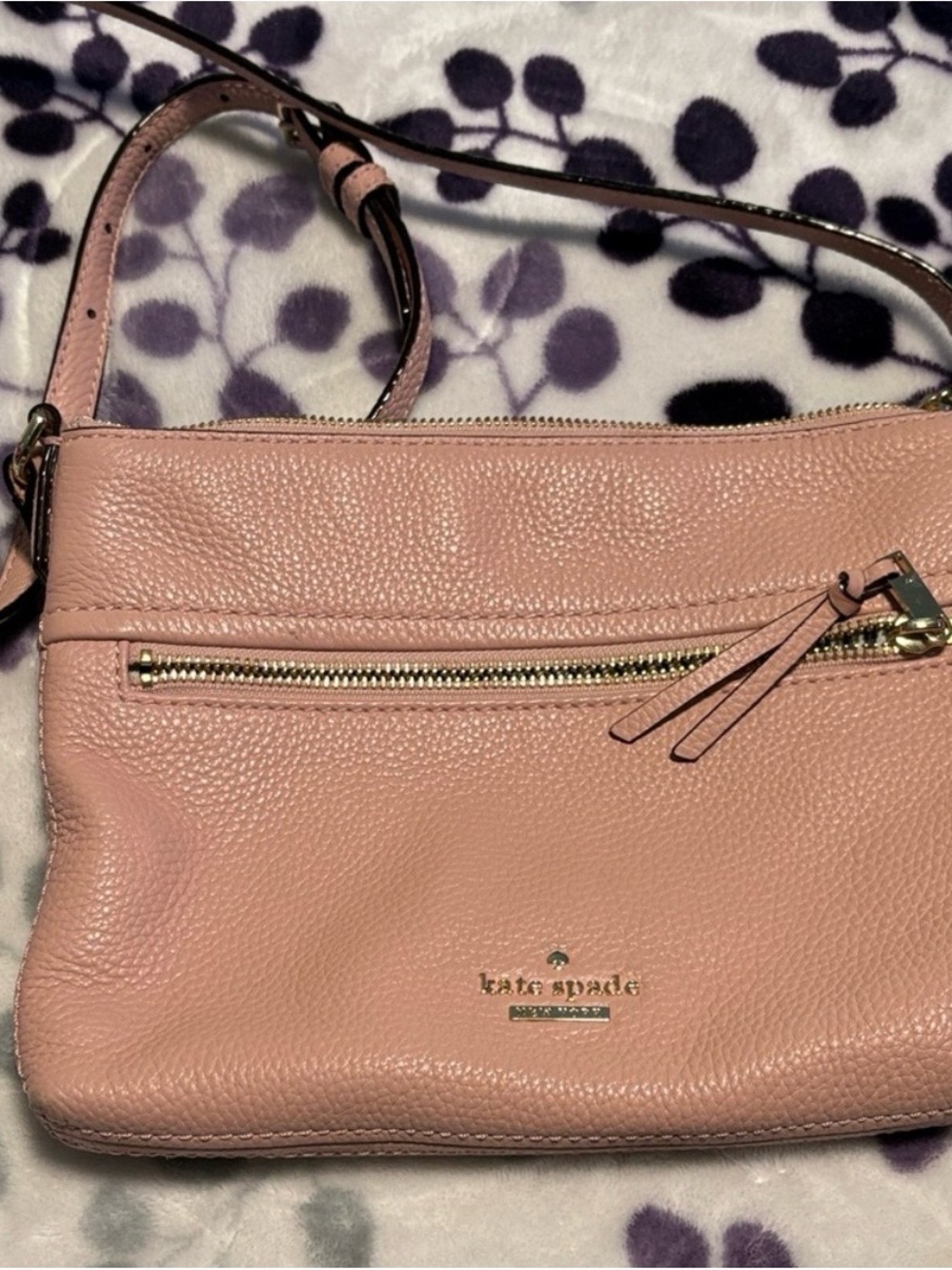 kate spade blush pink pebbled leather crossbody with gold hardware